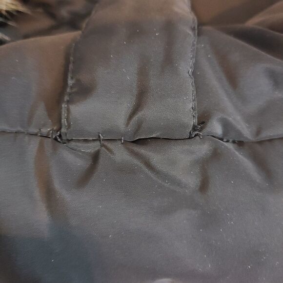 Bernardo Black Faux Fur Trimmed Puffer Jacket Size Large - Picture 8 of 8